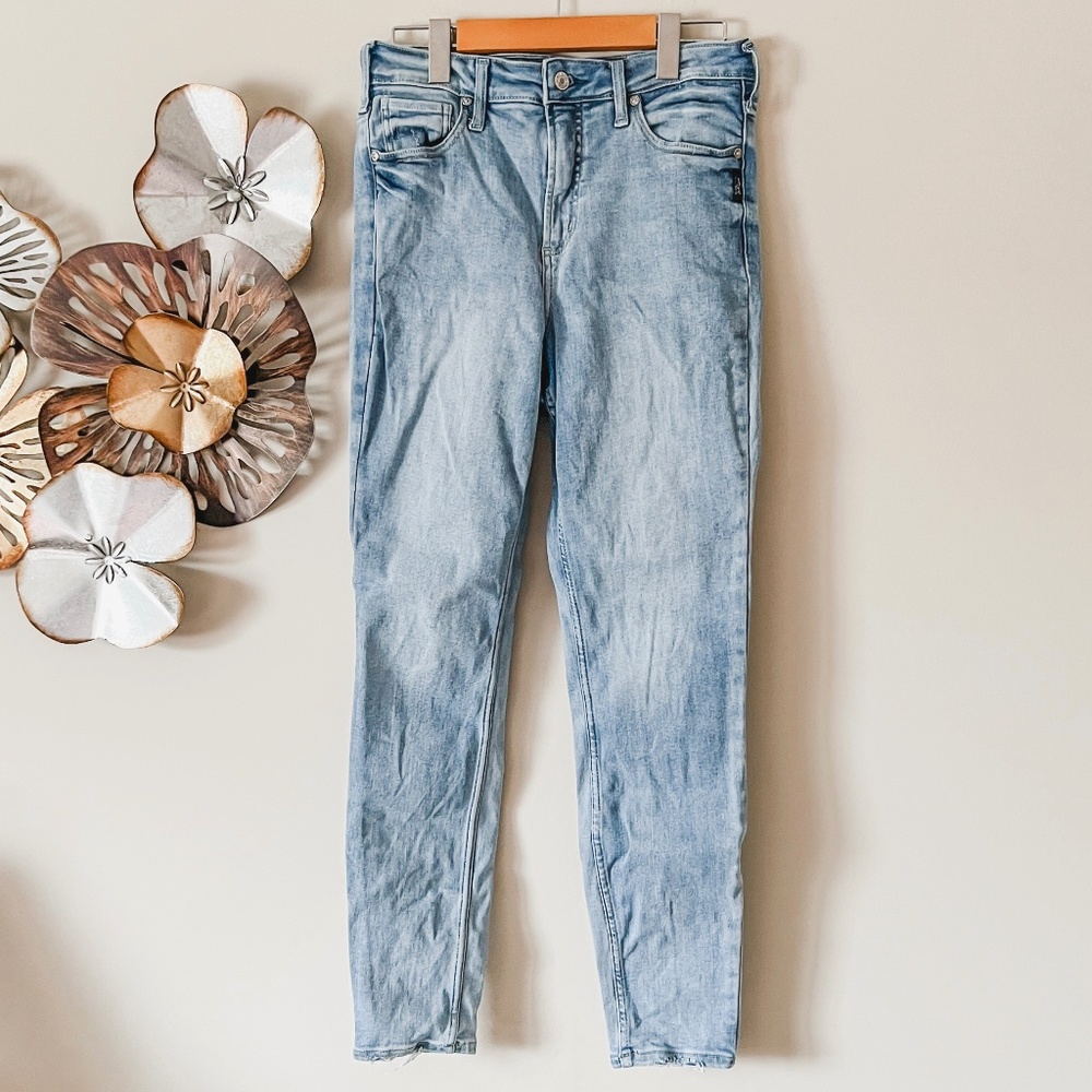 Silver Jeans Infinite Fit High Rise Jeans - Light Wash Denim - Size Medium